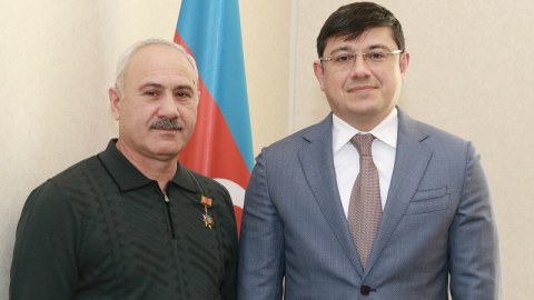 Qazaxıstandakı diaspor təşkilatının sədrinə medal verildi