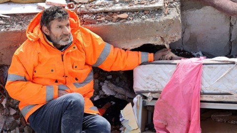 6 fevral 2023-cü il, saat 04:17... - Dəhşətli zəlzələnin birinci ildönümü