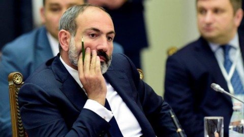 Paşinyanın komandası çat verib - Simonyanla Qriqoryan “döyüşür”