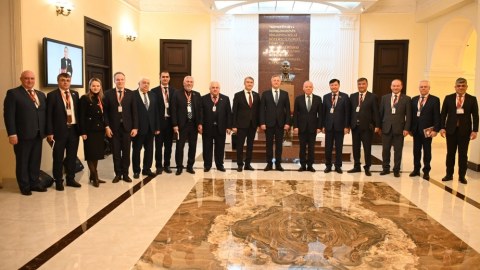 Konstitusiya Məhkəməsində beynəlxalq müşahidəçilərlə görüş