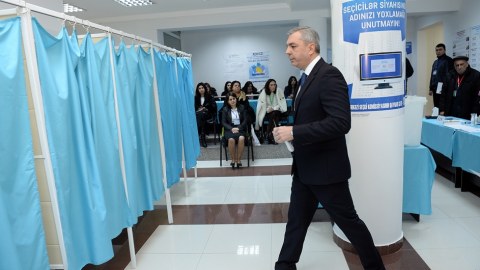 Samir Nuriyev də səs verdi - FOTOLAR