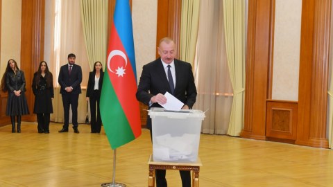 İlham Əliyev və ailə üzvləri Xankəndidə SƏS VERDİ - VİDEO