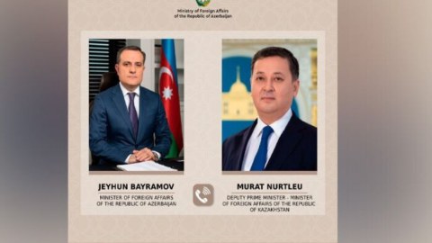 Ceyhun Bayramov həmkarını təbrik etdi
