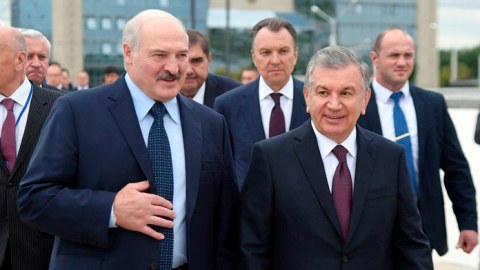 Lukaşenko Özbəkistana gedir - Mirziyoyev dəvət edib...