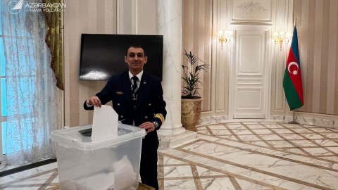 AZAL əməkdaşları xaricdə səs verdilər - FOTOLAR