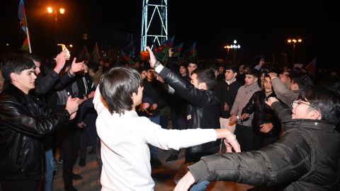 Bakıda bayram ab-havası - FOTOLAR