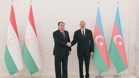 Emoməli Rəhmon Azərbaycan Prezidentinə zəng etdi