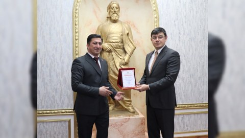 Fuad Muradov Qazaxıstanda yaşayan azərbaycanlı musiqiçi ilə görüşdü
