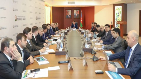 Mərkəzi Bankın sədri investisiya şirkətlərinin rəhbərləri ilə görüşdü