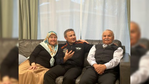 Kosmosdan qayıdan Gezeravcı ailəsinə qovuşdu - VİDEO 