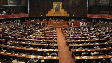 Pakistanda iki partiya koalisiya hökuməti yaradır