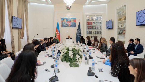 UNEC-in gənc alimləri təkilflərlə çıxış etdilər - FOTO