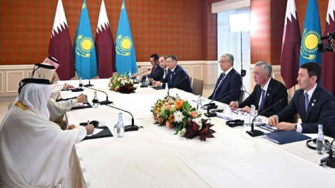 Tokayev Qətər baş naziri ilə danışıqlar apardı