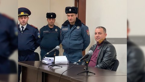 Məhkəmə sabiq naziri ev dustaqlığına buraxdı