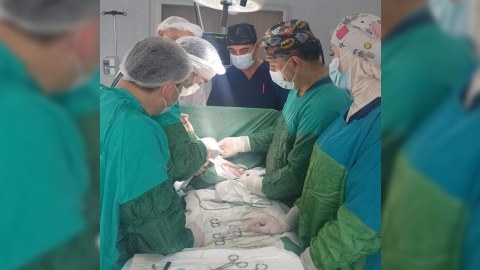 Sumqayıtda birgünlük körpə qida borusundan əməliyyat olundu