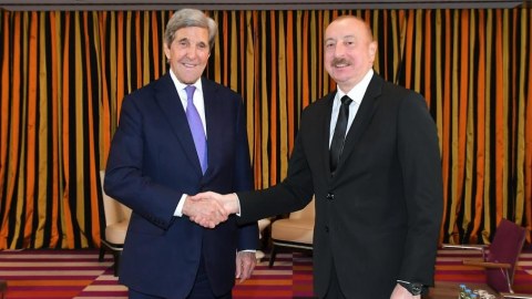 İlham Əliyev Con Kerri ilə GÖRÜŞDÜ