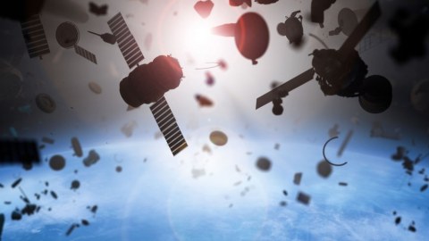 Kosmik tullantılarla mübarizə aparmaq üçün peyk orbitə buraxıldı
