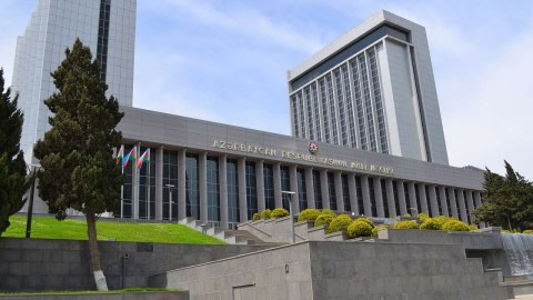 Deputatlar sabah Vyanaya gedirlər