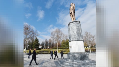 İlham Əliyev Ankarada Ulu Öndərin abidəsini ziyarət etdi - FOTO