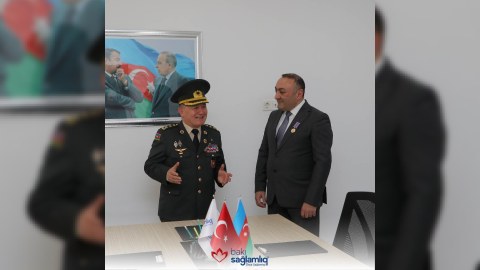 Bakı Sağlamalıq Mərkəzi Cəlil Xəlilovu təltif etdi - FOTOLAR
