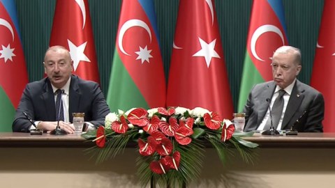 İlham Əliyev Ərdoğanı Azərbaycana dəvət etdi