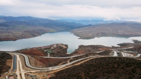 İtkin düşənlərin axtarışları davam edir