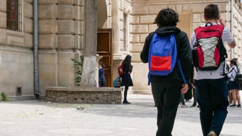 Məktəblilərin qeyri-etik davranışları ilə bağlı xüsusi cəza mexanizmləri HAZIRLANIR