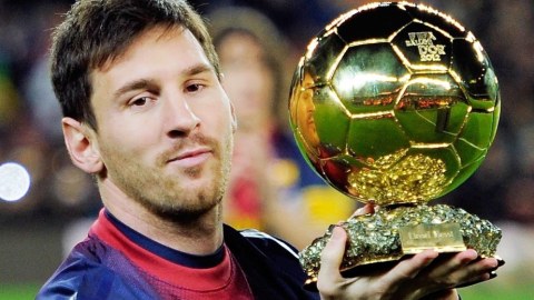 Messi “Qızıl top”unu “Barselona”nın muzeyinə bağışladı