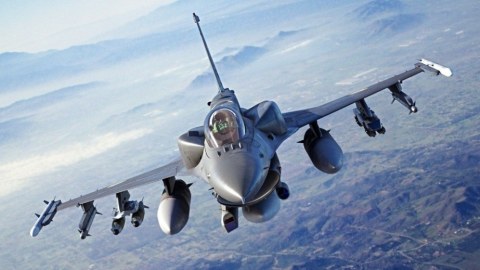 ABŞ Ukraynanın 12 pilotuna “F-16”nı idarə etmək üçün təlim keçəcək