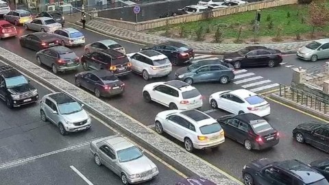 Bakıda tıxac olan yolların SİYAHISI