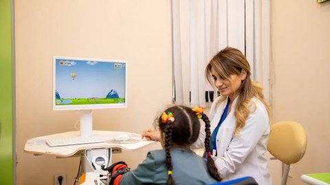 Əlilliyi olan 800-dən çox şəxs robotik reabilitasiya xidmətlərinə cəlb olunub