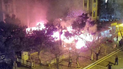 Yanğına görə bağlanan yol açıldı - YENİLƏNİB