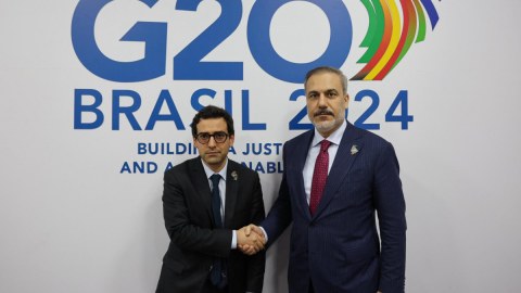 Hakan Fidan fransalı həmkarı ilə görüşdü 