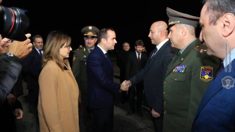 Fransanın müdafiə naziri İrəvana gəldi