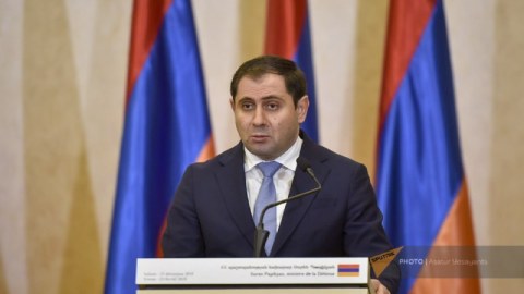 Papikyan Rusiyadan Fransa və İran kimi davranmağı gözləyir