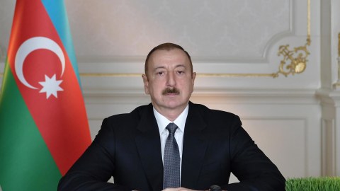 Prezidentə təbriklər gəlməkdə davam edir