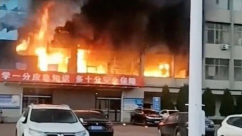 Çində dəhşətli yanğın: 15 ölü 