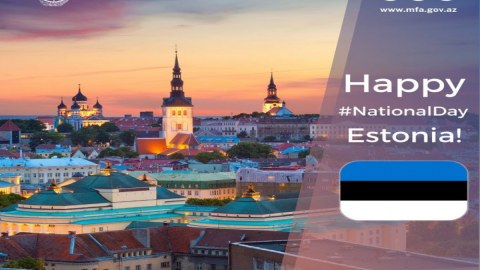 XİN Estoniyanı təbrik etdi