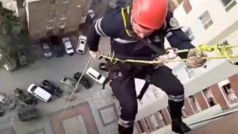 Bakıda köməksiz azyaşlılar belə xilas edildilər