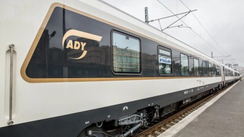 “Stadler” qatarında tüstülənmə - VİDEO
