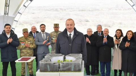 Prezident Xocalı soyqırımı memorialının təməlini QOYDU