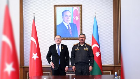 Nazir Yaşar Gülərin müavininə medal təqdim etdi