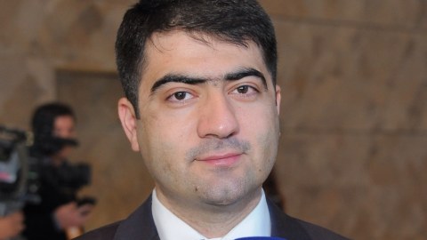 İkinci dəfə evlənən icra başçısının 4 övladı varmış...