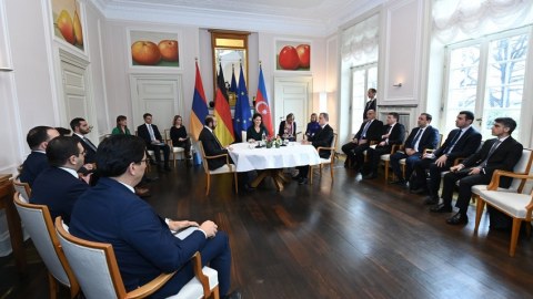 XİN Berlin görüşü barədə məlumat yaydı