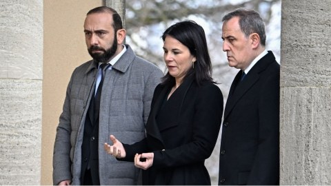 Bayramovla Mirzoyanı görüşdürən xanım - 44 yaşlı nazirin KARYERASI - FOTOLAR