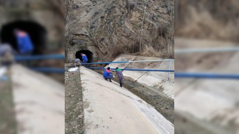 Naxçıvanın kəndlərində içməli su çəkilir - FOTO