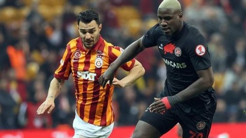 "Qalatasaray" mübarizəni dayandırdı