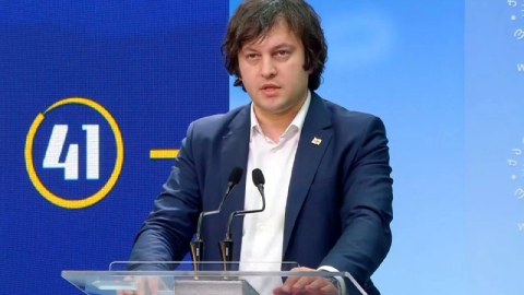 Baş nazir sələfinin kadrlarını "təmizləyir": Nazirdən sonra o da getdi