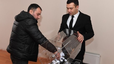 Füzuliyə köçürüləcək daha 139 ailəyə mənzil verildi