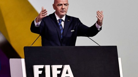 FIFA göy vərəqənin əleyhinədir